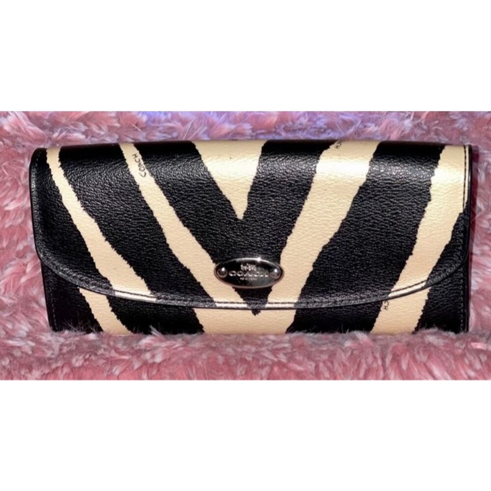 Coach Animal print walletl Excellent condition